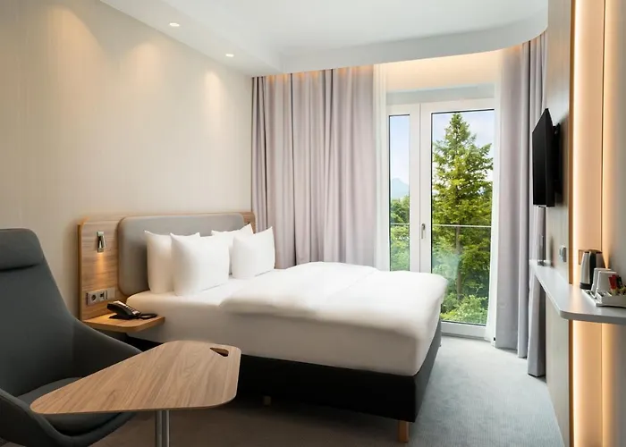 Express - By Ihg Otel 3*