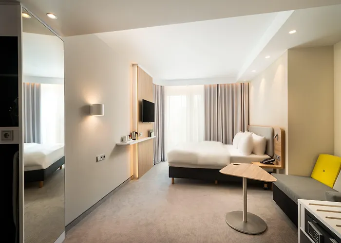 Express - By Ihg 3*