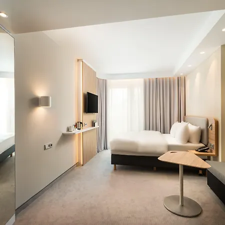 Express - By Ihg 3*
