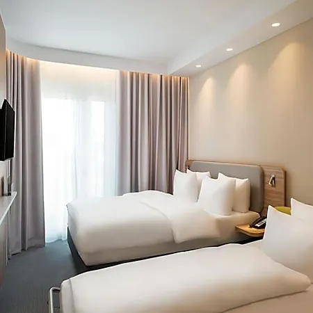 Express - By Ihg
